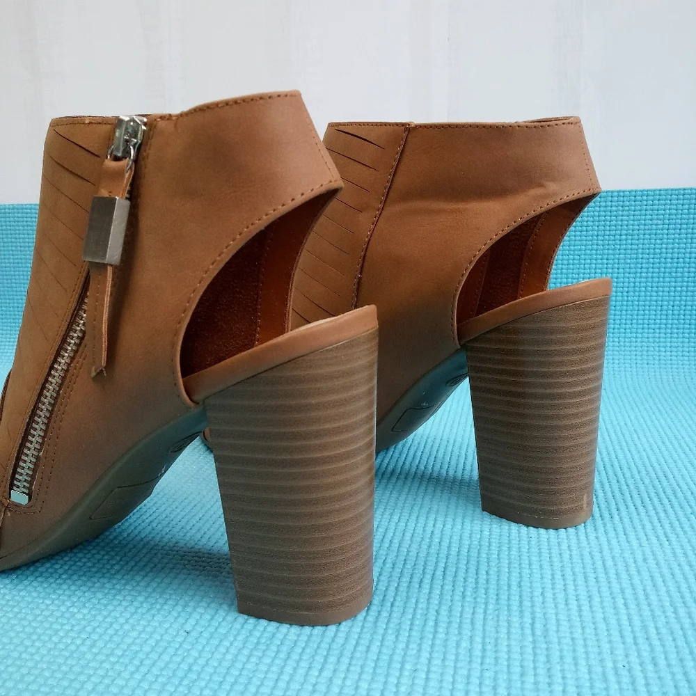 NEW Francescas Ankle Strappy Shoes Open Toe - Size 10M